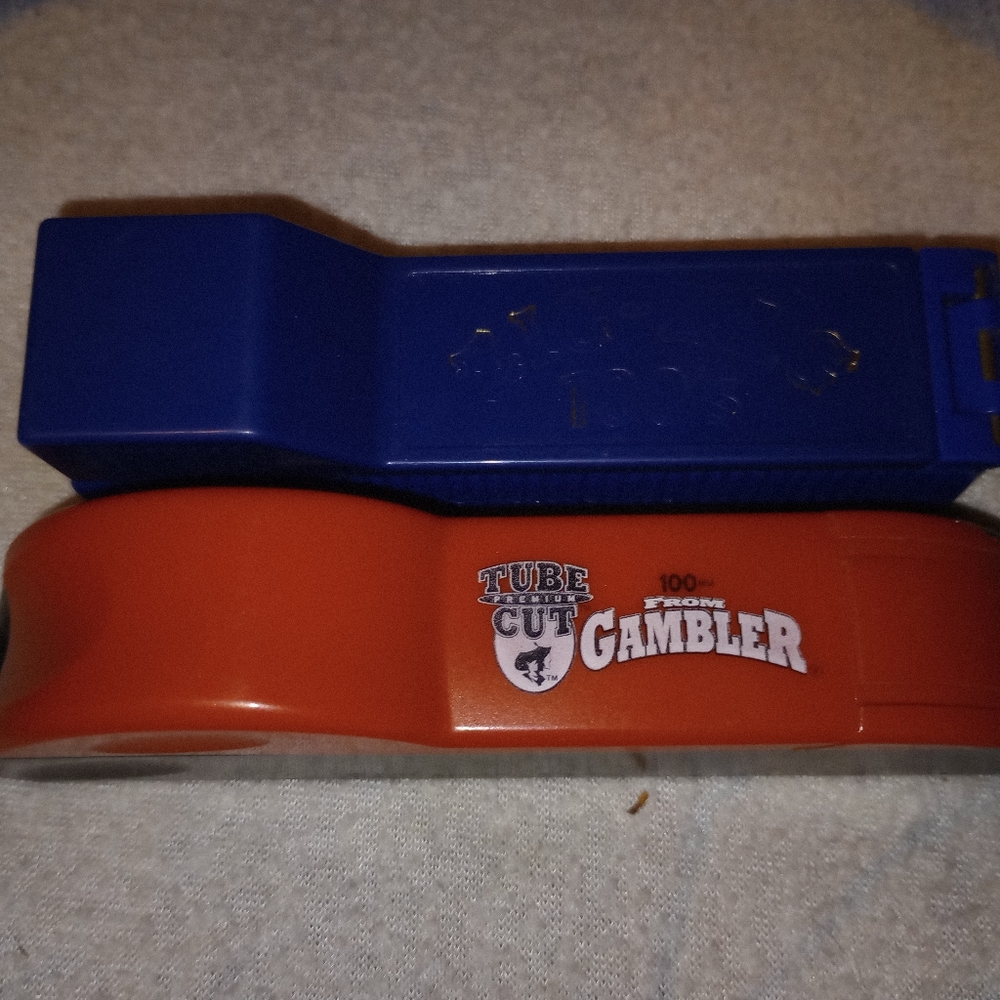2 FEATURES - Picture 2 of 2